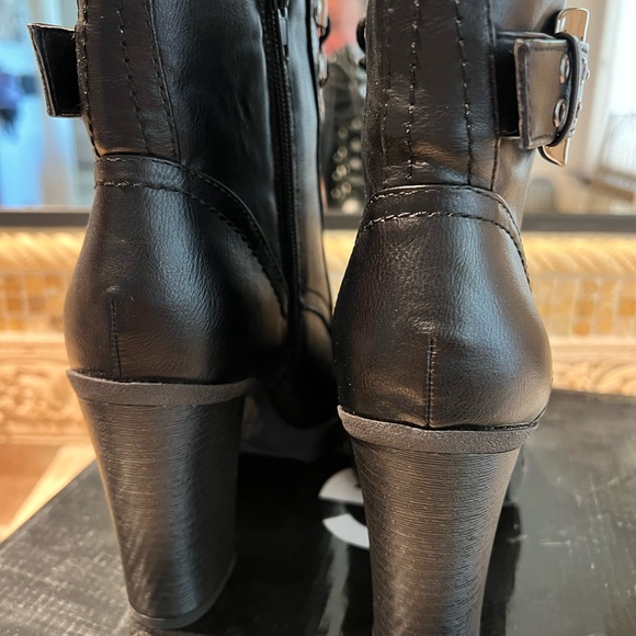 Guess Ankle Boots - Picture 3 of 4